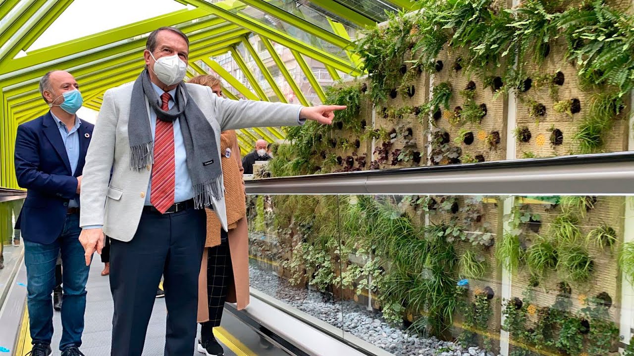 Vigo estrena las rampas mecánicas de Gran Vía - Metropolitano