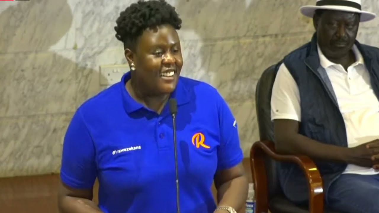 WINNIE ODINGA CRACKS RIBS AS SHE POWERFULLY SPEAKS IN FRONT OF HER FATHER RAILA ODINGA!!