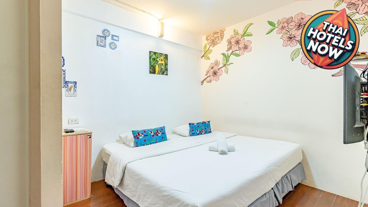 Sleep Dee Hostel | Bangkok, Thailand | Hotel Review 🏩