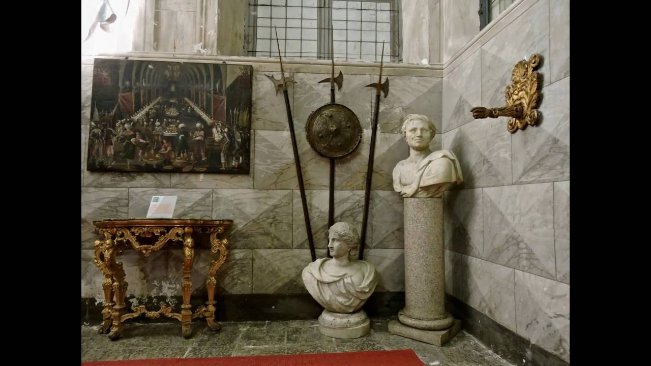 Castello di Masino a Caravino (Serra di Ivrea) (2/2) interni e Museo delle Carrozze