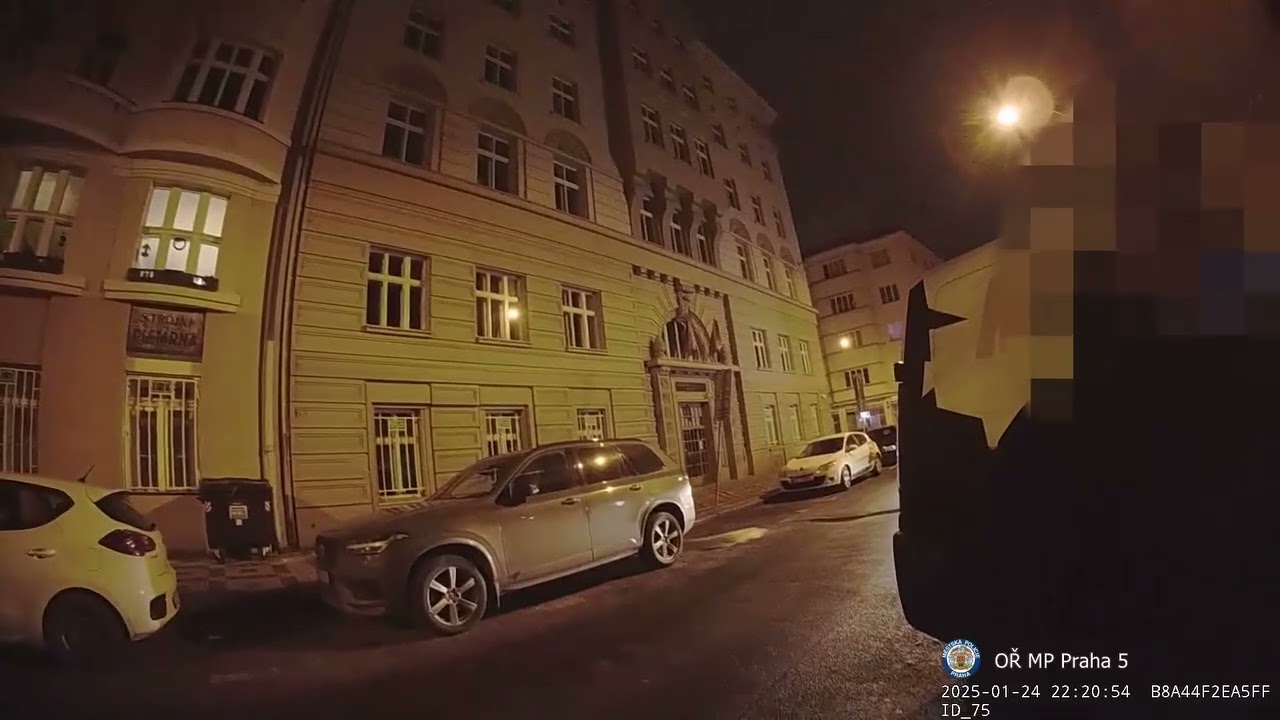 MLADISTVÍ SLAVILI NAROZENINY S ALKOHOLEM, ZELENÝM LASEREM MĚLI SVÍTIT DO AUT A NA VRTULNÍK