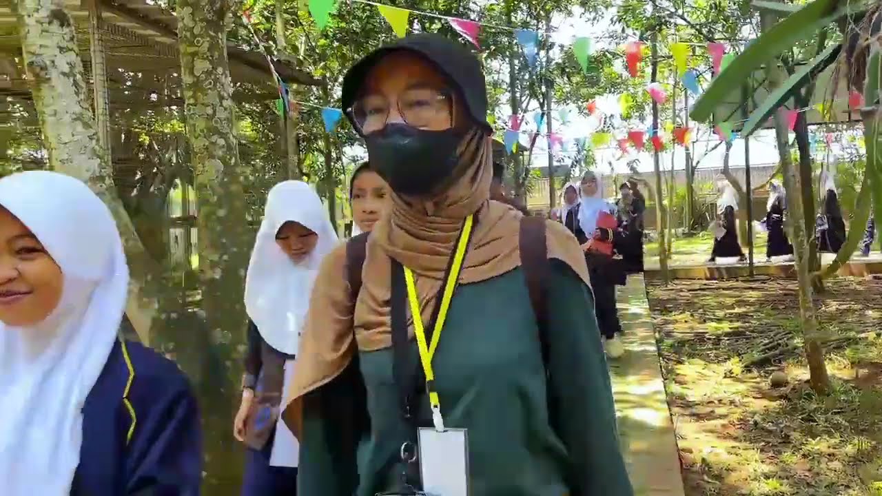 Study Tour Kelas 8 MTsS. DDI Baru-Baru Tanga ke  Kebun Binatang Citra Satwa Celebes