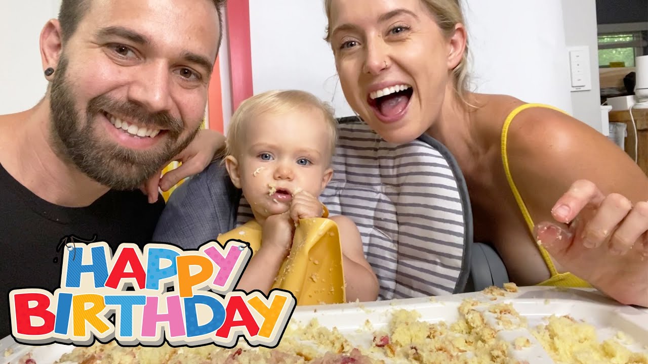 HER FIRST BIRTHDAY! (I CAN'T BELIEVE SHE'S 1 ALREADY!!)