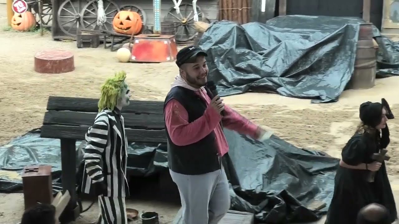 PortAventura Bang Bang West Halloween Stunt Show CANCELLED Bad Weather version (Meet and Greet)
