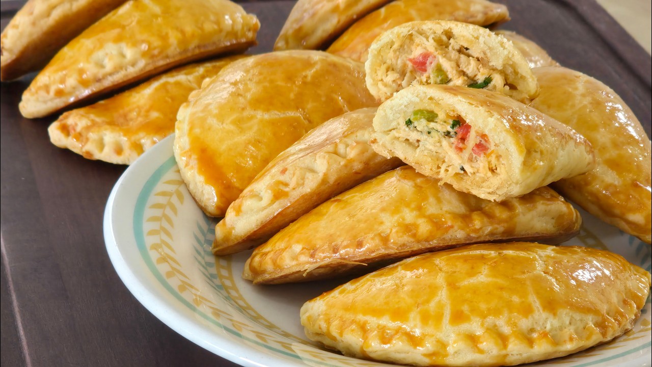 Pastel de Forno Fácil Com Poucos Ingredientes e Massa que Derrete na Boca!