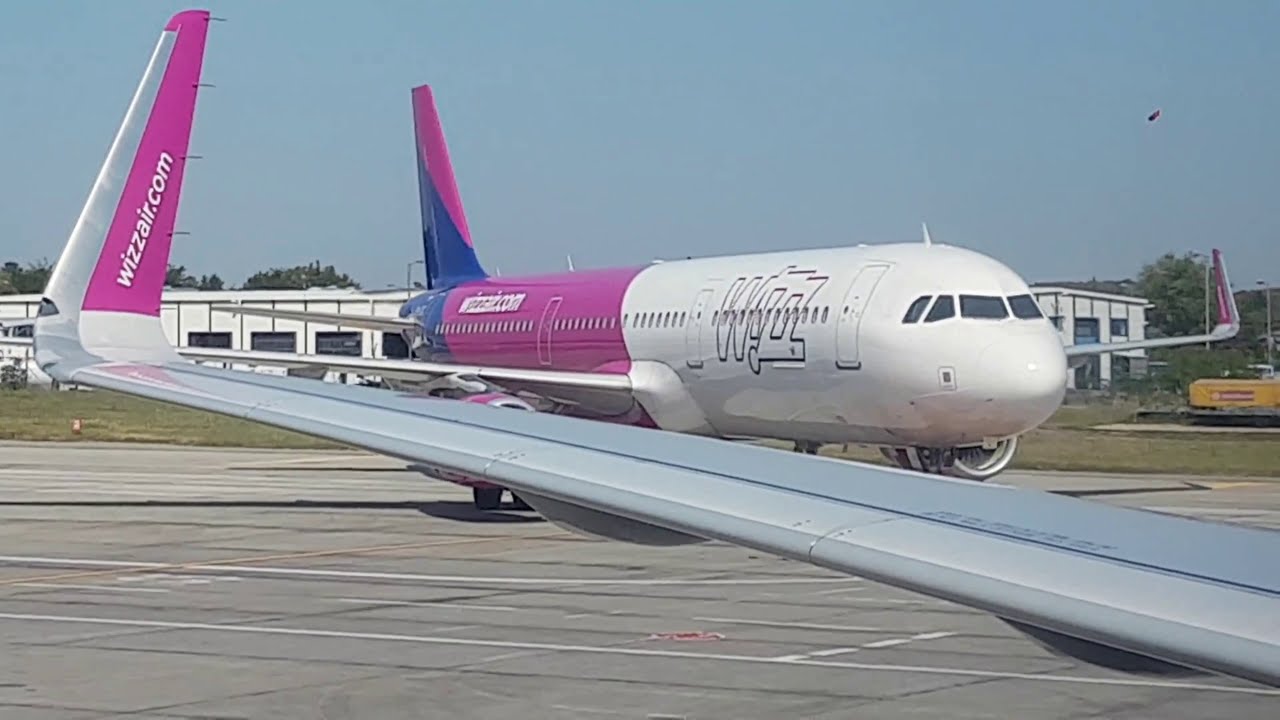 Push back Airbus a321 from Bucharest Airport
