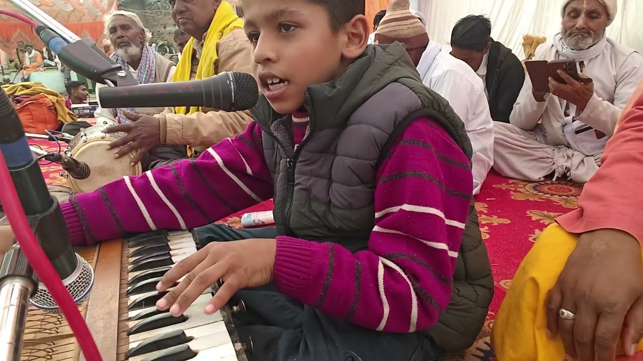 छोटा सा बच्चा बहुत सुंदर बंदिश गाया है ।