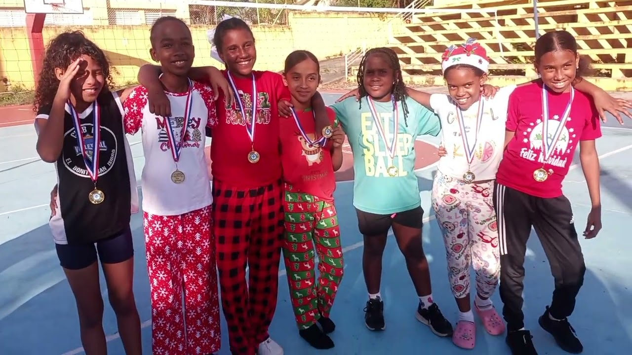 ENTREGA DE MEDALLA Y RECONOCIMIENTO 2025 A LA JUGADORAS DE LA ESCUELA JAPÓN 
