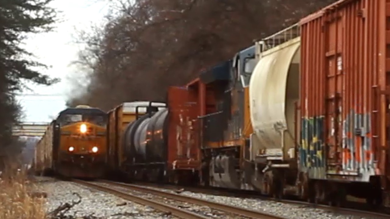 CSX Freight Trains Meet in Rosedale | Trains at Batavia Farm Rd