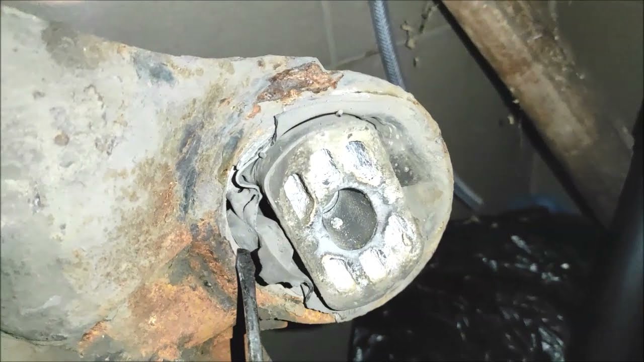Audi A8 D2 4,2 r. 95 ABZ z 4HP24A widok podwozia, wycieki, problemy. Bez V max i dźwięku wydechu :-)