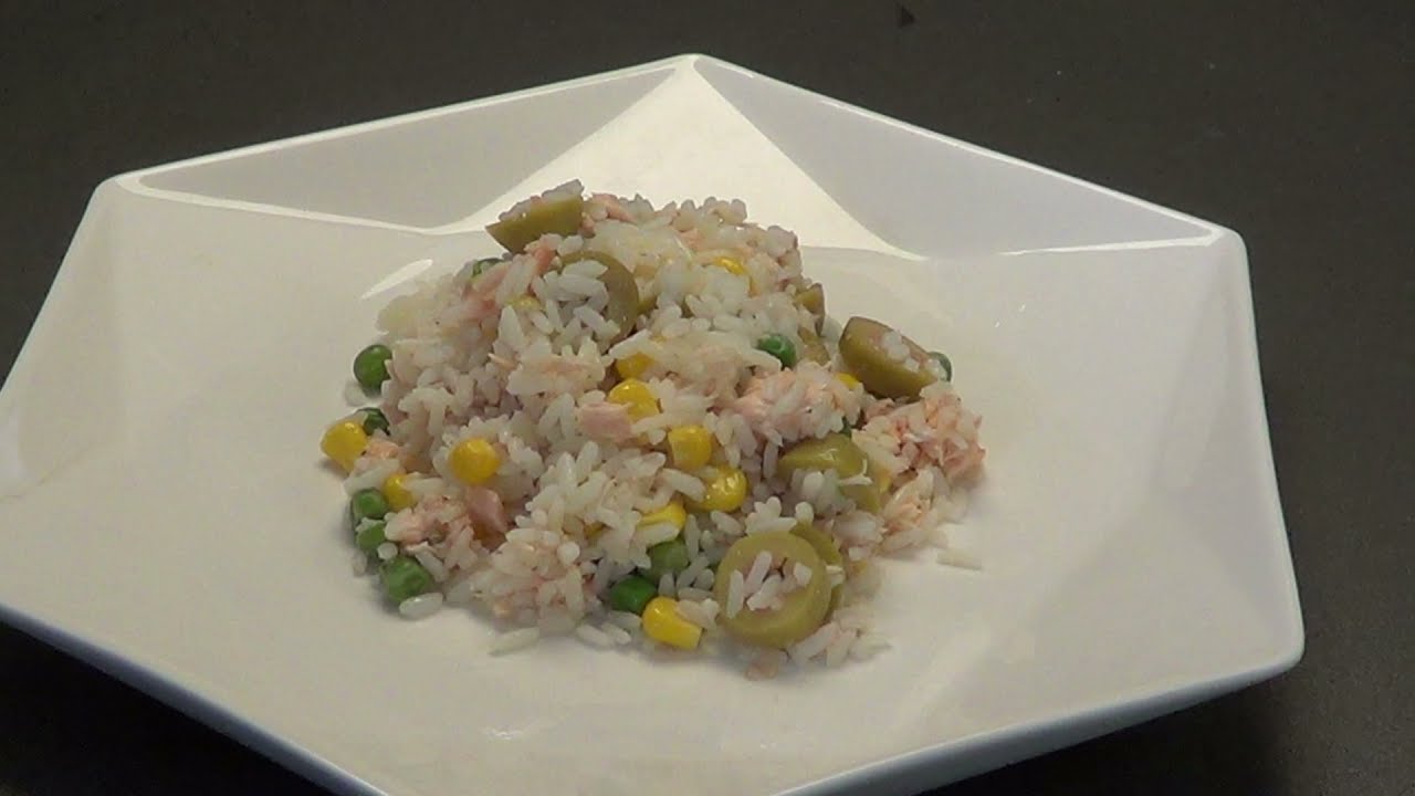 INSALATA DI RISO CON SALMONE VELOCISSIMA E FRESCA - Ricette Dal Mondo