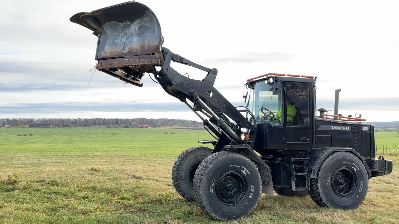 Köp Hjullastare Volvo L70D med vikplog på Klaravik