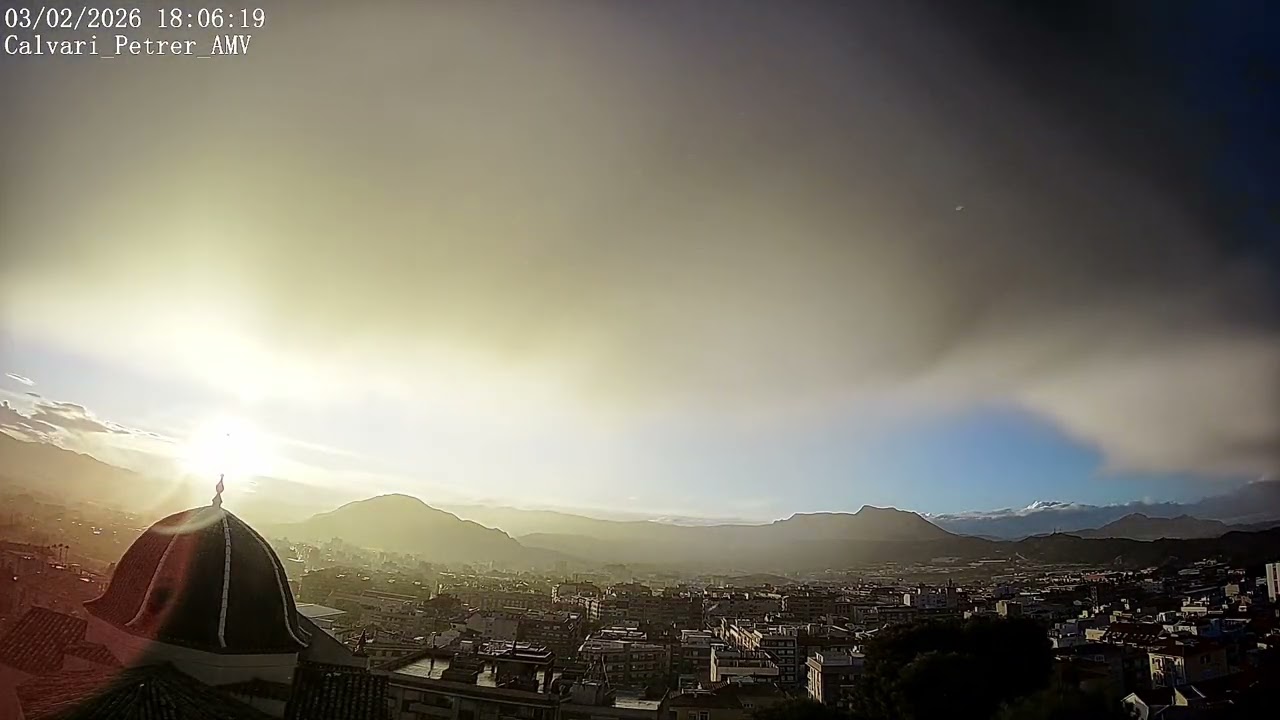 Time-lapse de cortinas de lluvia sobre el valle de Elda y Petrer. 03/02/2026
