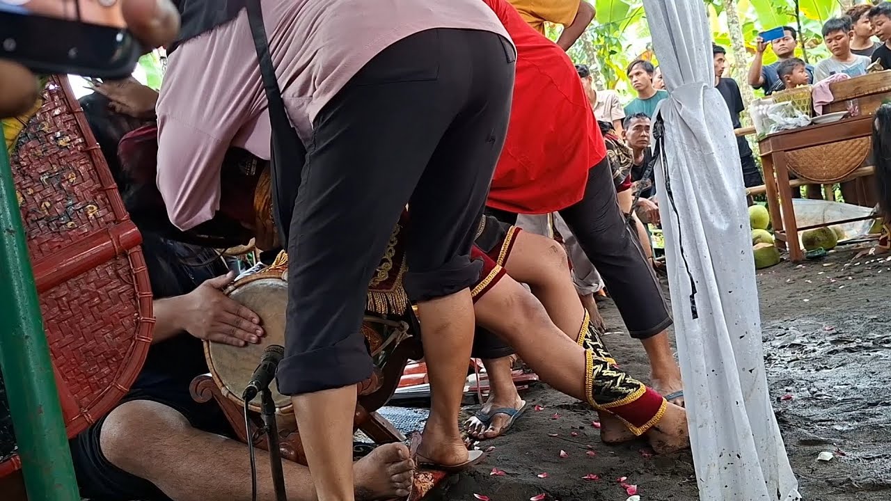 Saat saat menegangkan sebelum akhirnya hantunya pulang || kuda lumping kesurupan