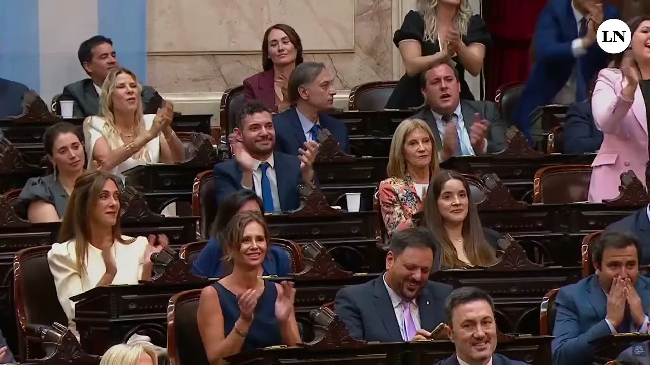 “Manga de delincuentes”. Milei criticó a la oposición por su manejo con los planes sociales
