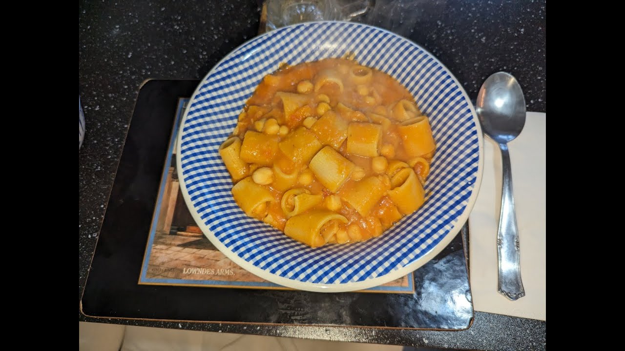 Pasta e ceci anche vegana (Pasta and chickpeas also vegan) ... by nonna Ida..!