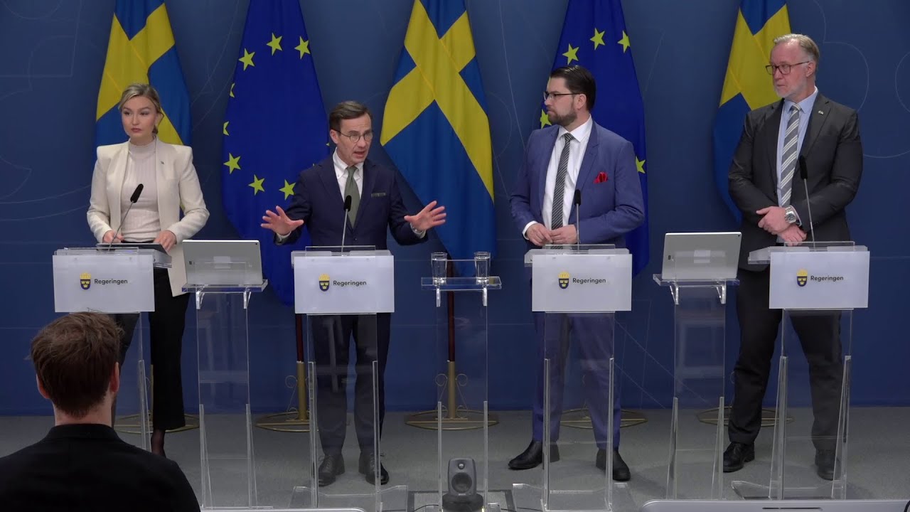 Pressträff om regeringens 100 första dagar:Ny offensiv mot gängkriminalitet kopplat till Tidöavtalet