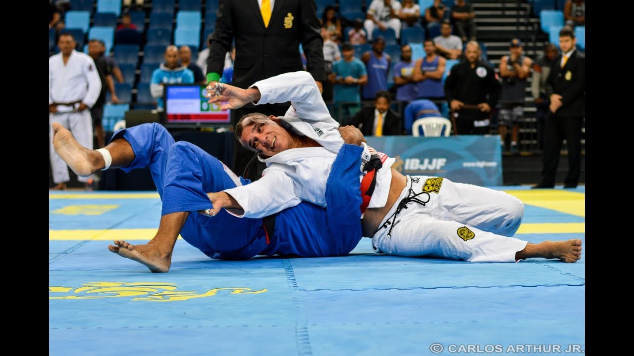 Faixa-coral Julio Cesar Pereira vence no Internacional Master de Jiu-Jitsu