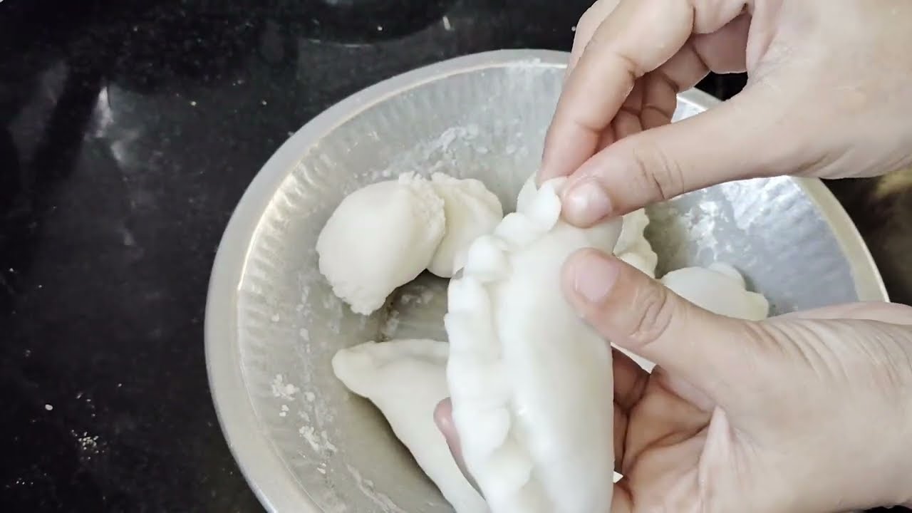 "💥 Irresistibly Healthy Breakfast! 🍚🥥  no Sugar & Gluten-Free Sweet Rice Flour Pitha!"