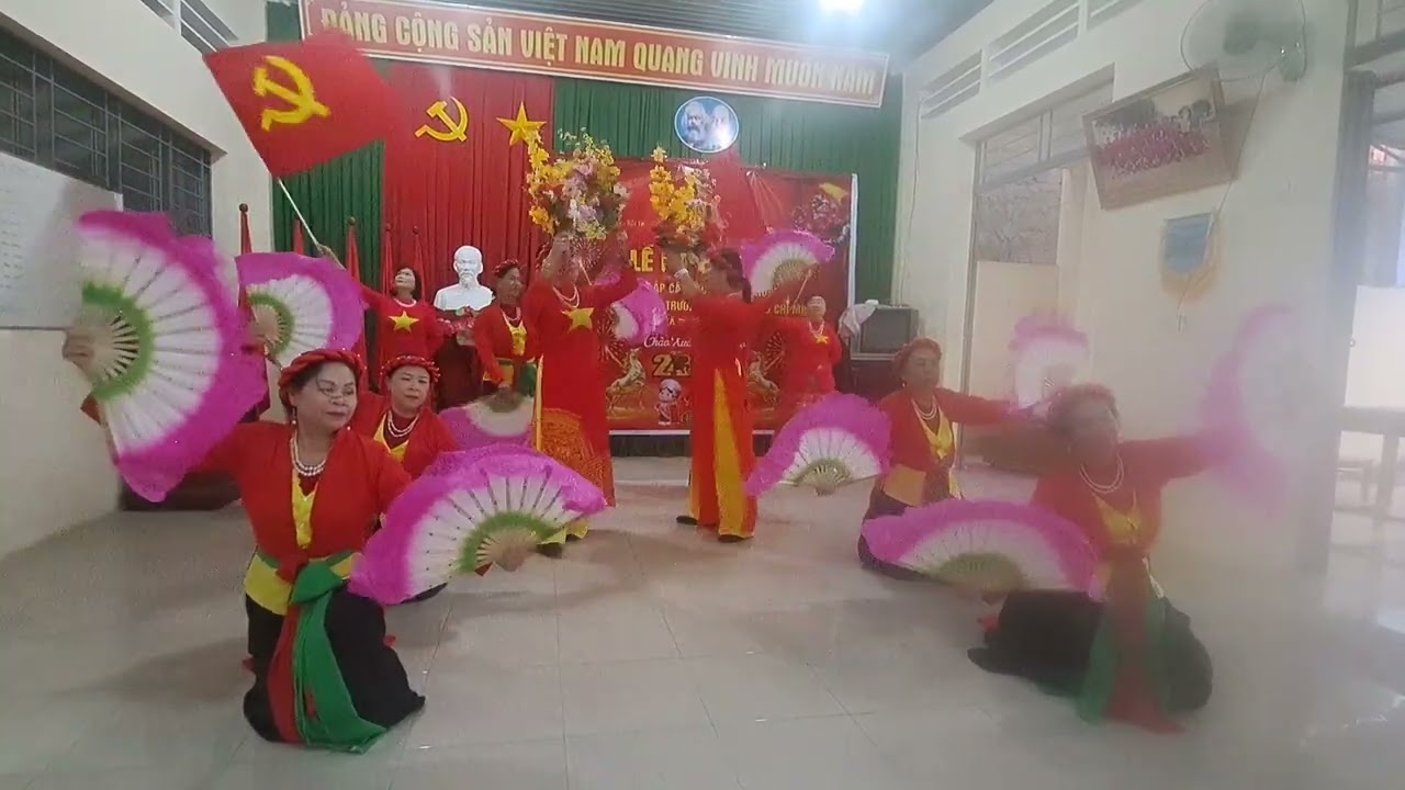 Đất nước tình xuân nhóm múa phước Bình 