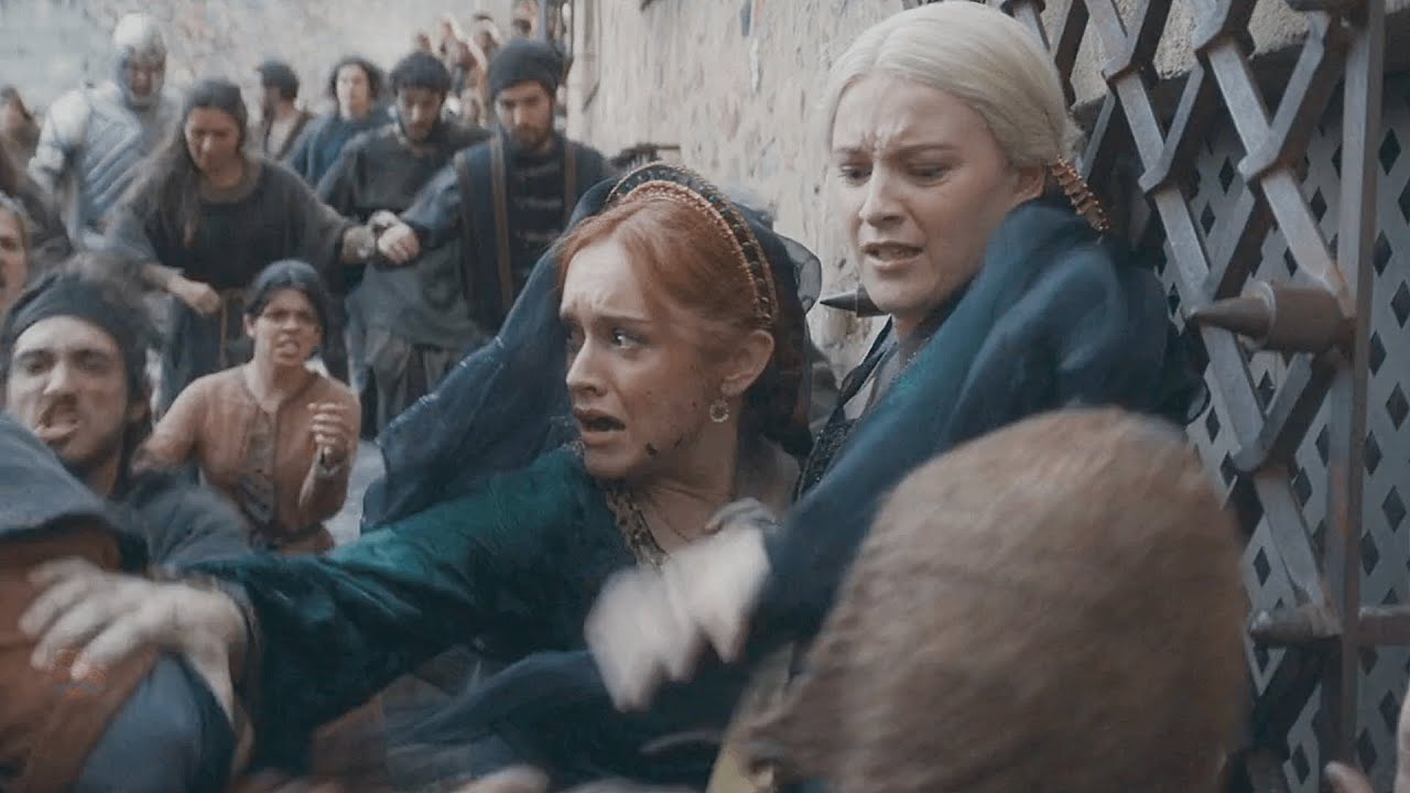 Alicent and Helaena Gets Attacked by The Common Folk House of the Dragon S2 Episode 6