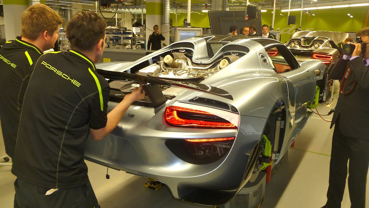 Porsche 918 Spyder, factory tour