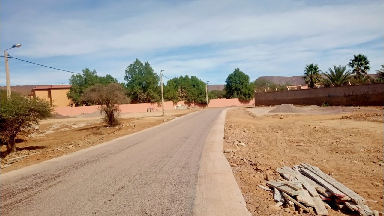 جماعة الوݣوم: انطلاقة قوية لأشغال تهيئة الطريق والقنطرة لفك العزلة وتأمين المسار الدراسي
