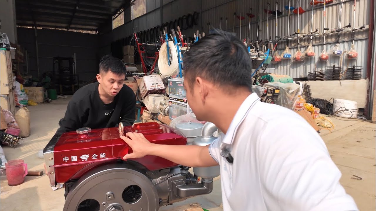 T23 Đường Lũng Chàm | Tú nhận quà quý từ Team Phạm Dũng, đập hộp máy nổ mới làm đường
