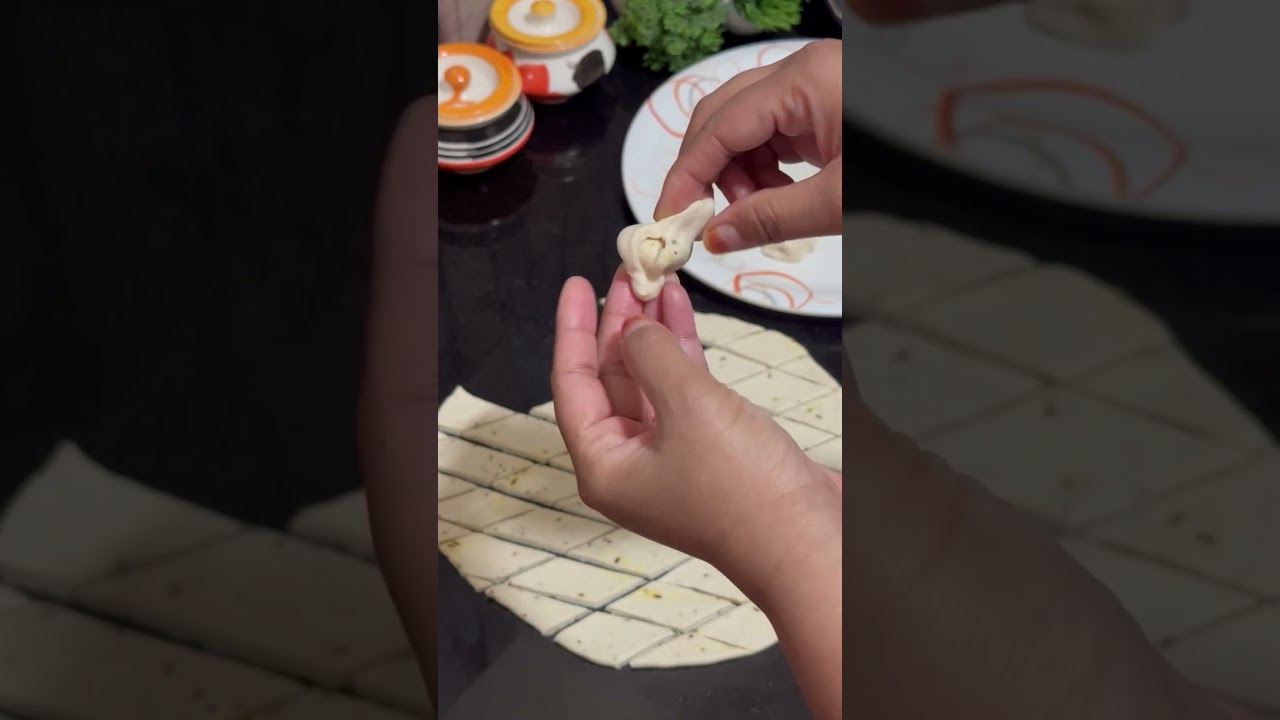 Market style masala mathri #teatime snack #viral #namakparerecipe