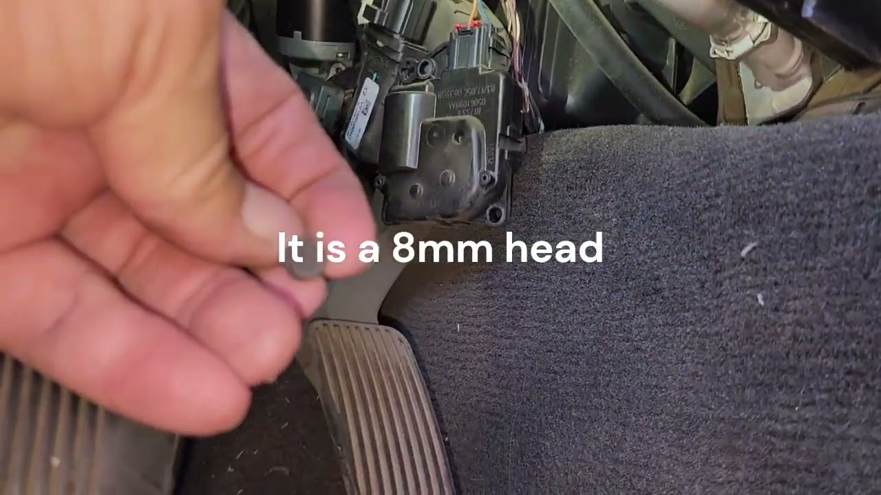 Замена привода двери смешивания Chrysler 300C 2006 года