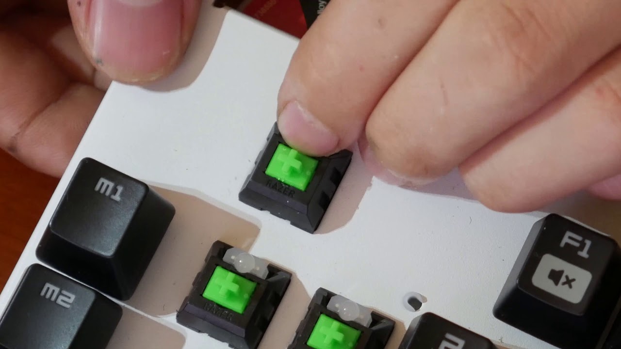 Как заменить неисправные светодиоды на клавиатуре Razer BlackWidow