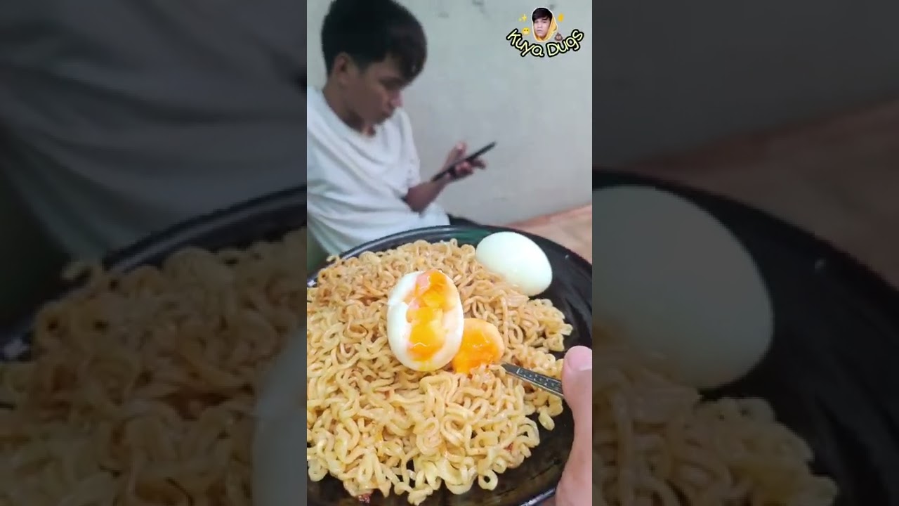 Kuya Dugs mini vlog: "Kumain ng Pancit Canton at inggitin ang Kapit Bahay"