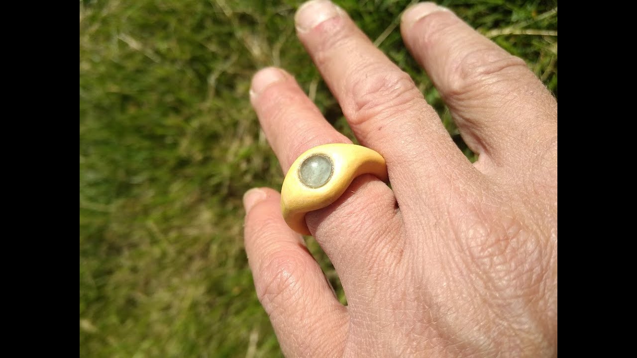 Fabrication d'une bague en bois et pierre semi-précieuse