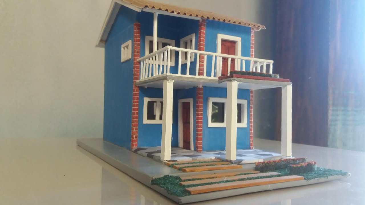 Maquete Casa de 2 andares em escala feito com materias simples