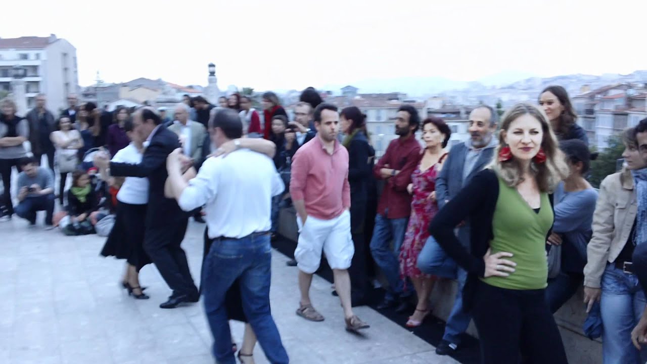 Tous les danseurs de tango descendent en gare Saint Charles (2)