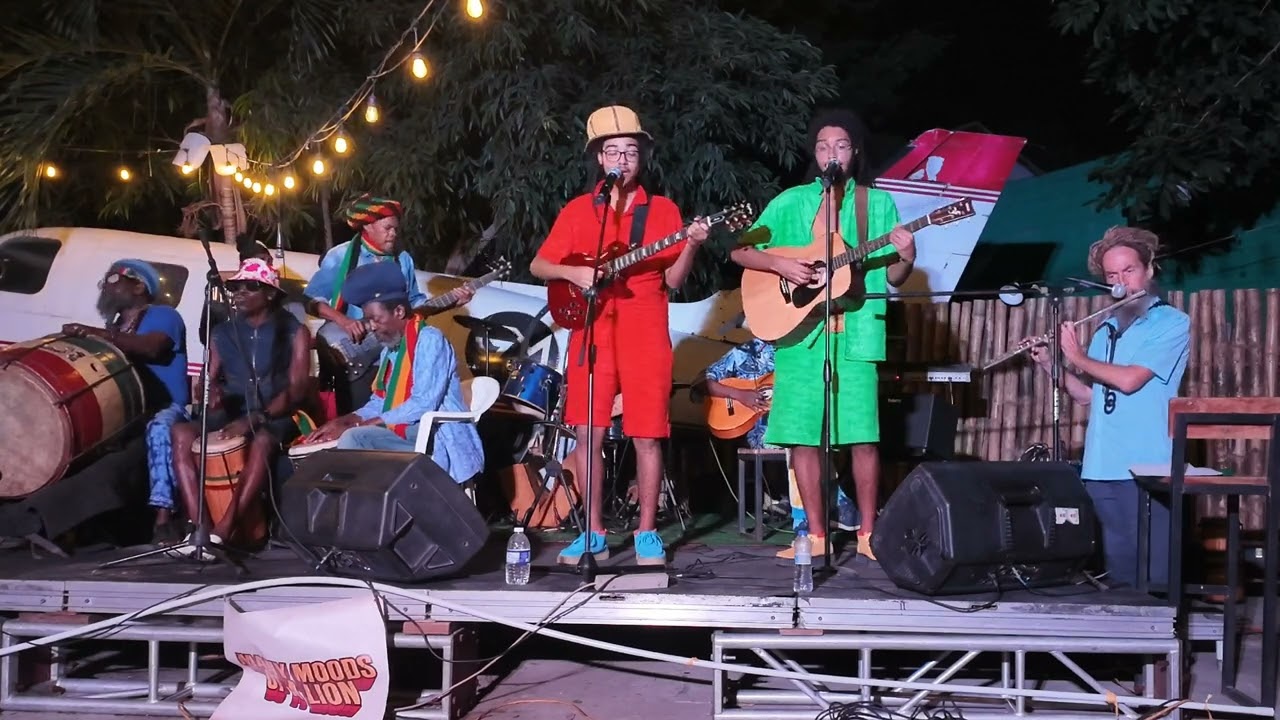 Mighty Emmanuel Lion Shiloh _ AIN'T NO SUNSHINE live with Binghistra Movement