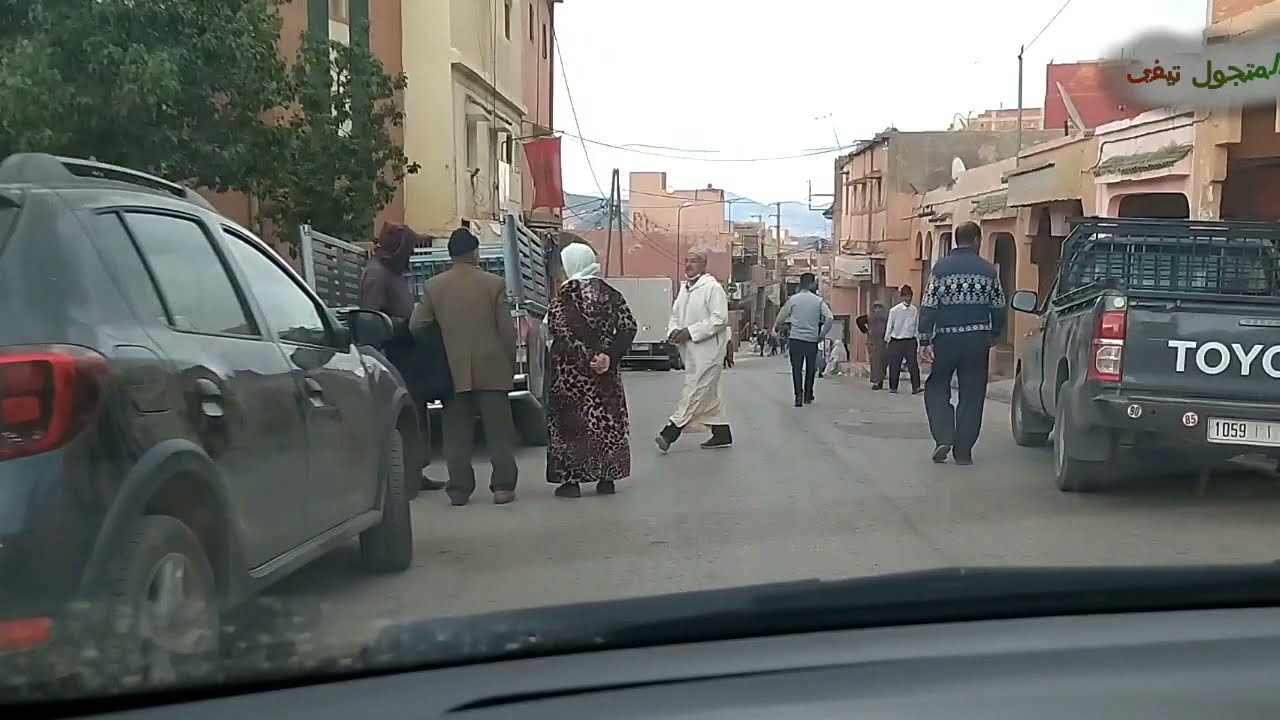 جولة قصيرة بالقباب إقليم خنيفرة بأغاني أمازيغية رائعة  tour à elkebab province khenifra