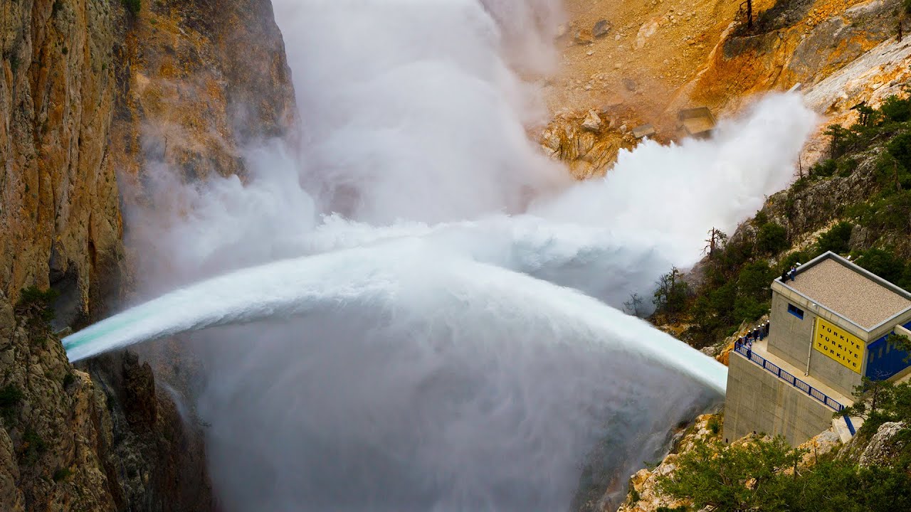 Emergency Water Discharge from Giant Dams. (Türkiye)