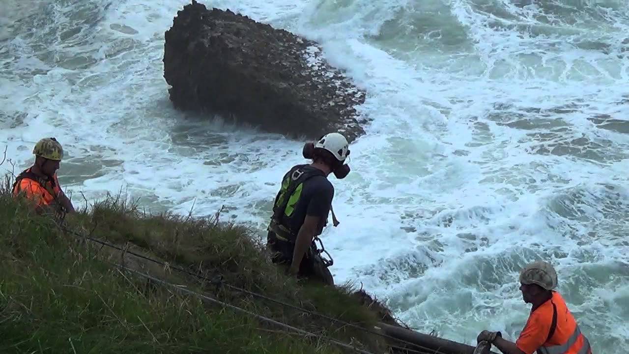 Chantier spectaculaire sur une falaise à Biarritz !