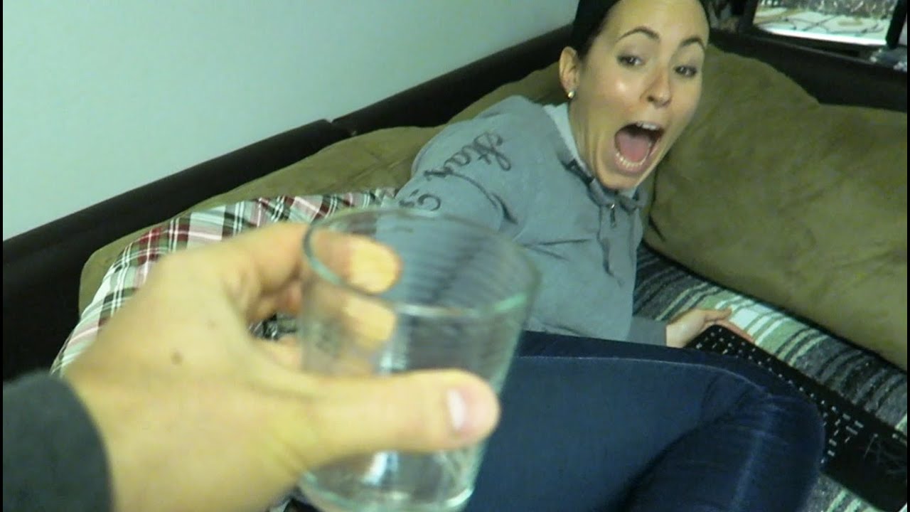 HOW TO SCARE YOUR GIRLFRIEND!