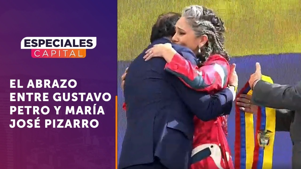 María José Pizarro le pone la banda presidencial a Gustavo Petro