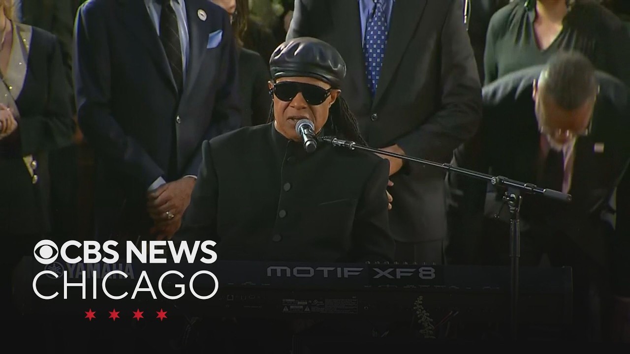 Stevie Wonder shares memories, performs 