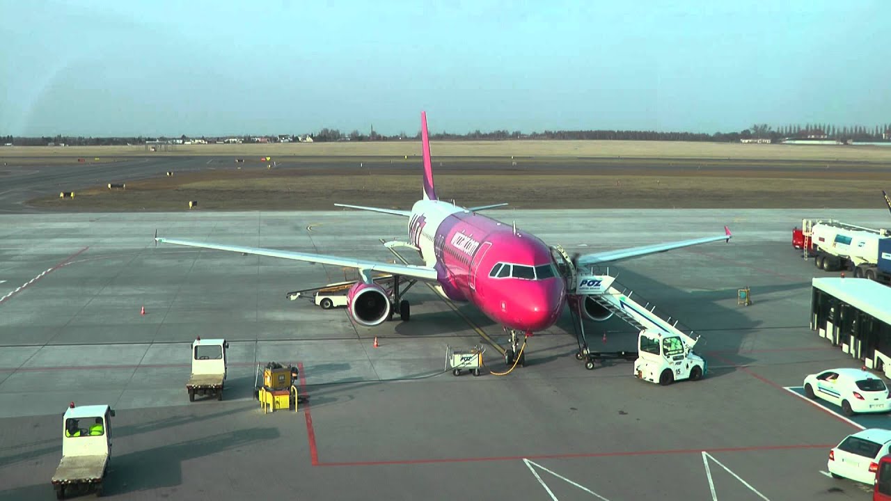 Time lapse | WizzAir - A320 | Poznań - Airport | Turn around