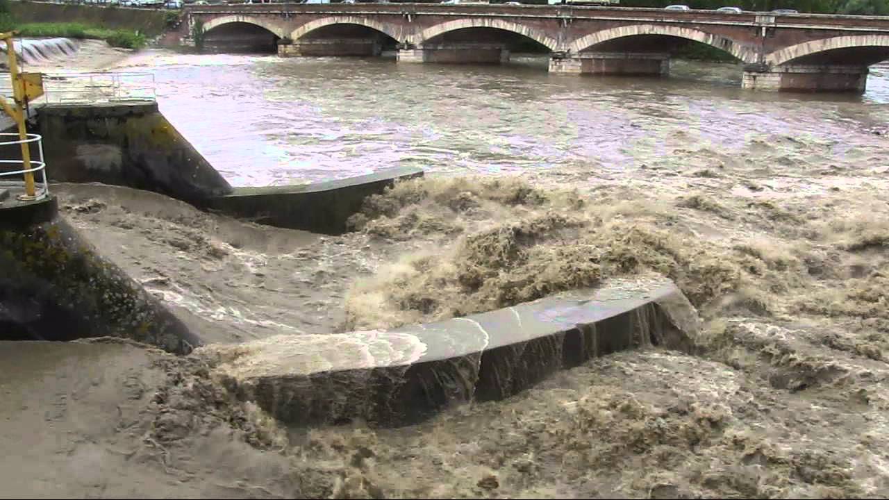 Montée des eaux,Garonne à TOULOUSE (avant,après) le 19 06,et le 02 09 2013.