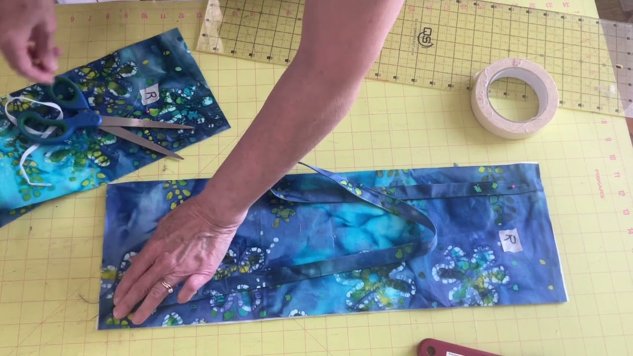 Make Mini Crossbody Bag from One Fat Quarter of Fabric! Read one of my favorite historical novels!