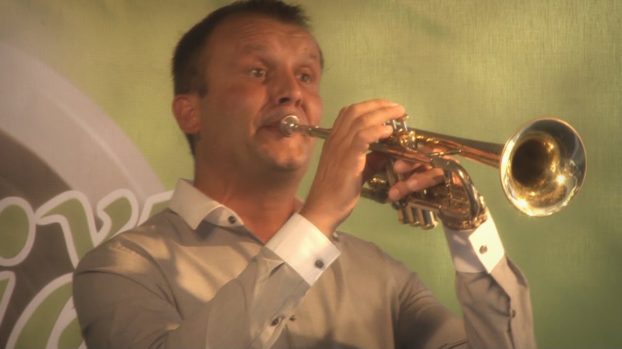 M plus M: Ku Praze uhání vlak