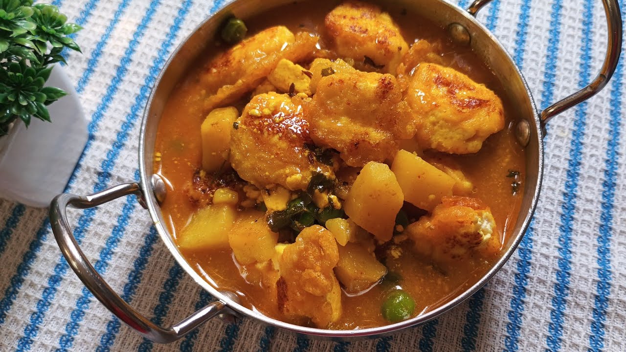 রান্না তাড়াতাড়ি করার জন্য  আমরা প্যাকেট পনির নিয়ে থাকি, আজ ঘরে বানানো পনির দিয়ে রেসিপি বানালাম।
