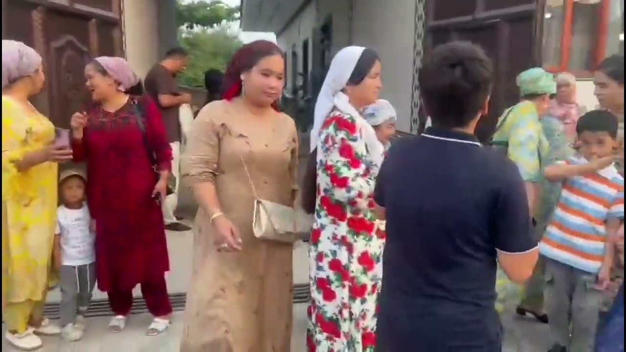 Tajikistan Özbekistan sinir köyünde özbek düğünü