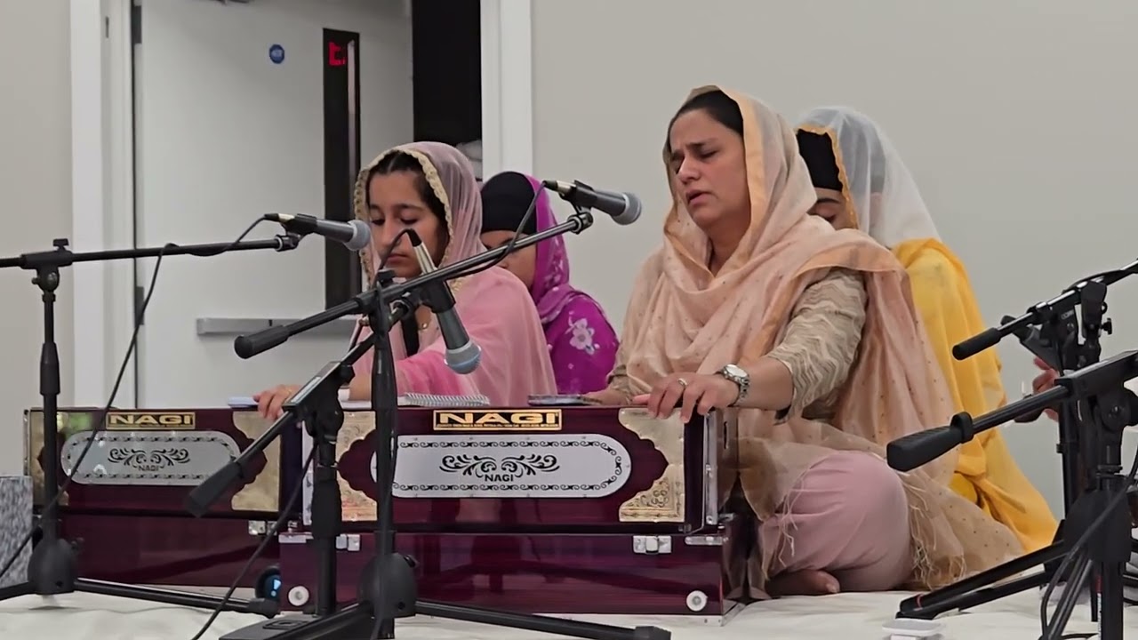 Ram Siyo Kar Preet - Bibi Guneet Kaur Ji at SGNC Durham Gurdwara with Gurpreet and Rajwinder Veerji