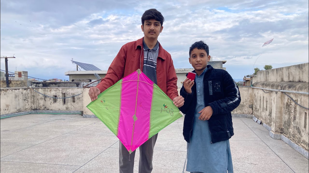 Hamri kite kat ke wapis agai 🪁😂